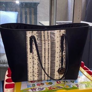Michael kors snake print jet set tote
